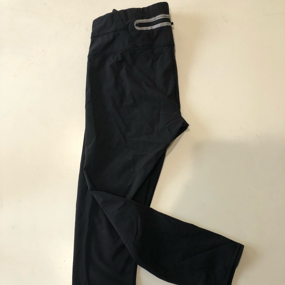 Black Athleta Cropped leggings